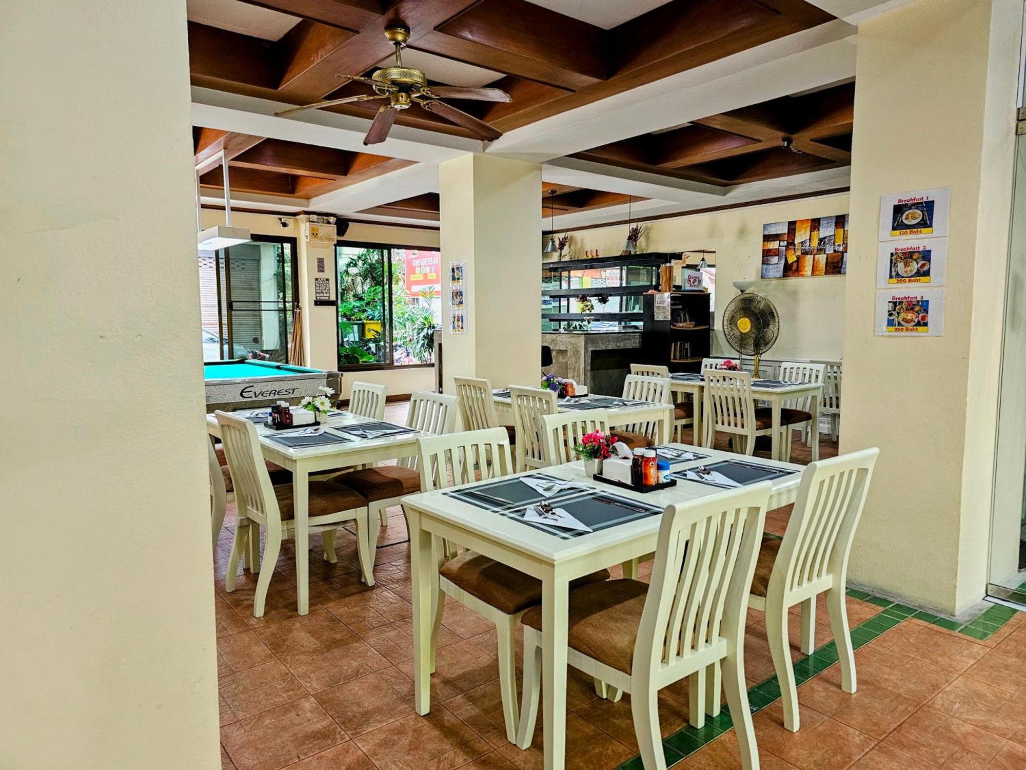 Patong Central Residence And Apartment Exterior foto