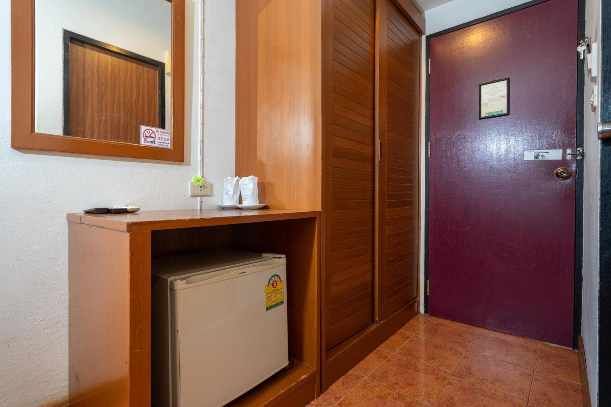 Patong Central Residence And Apartment Exterior foto