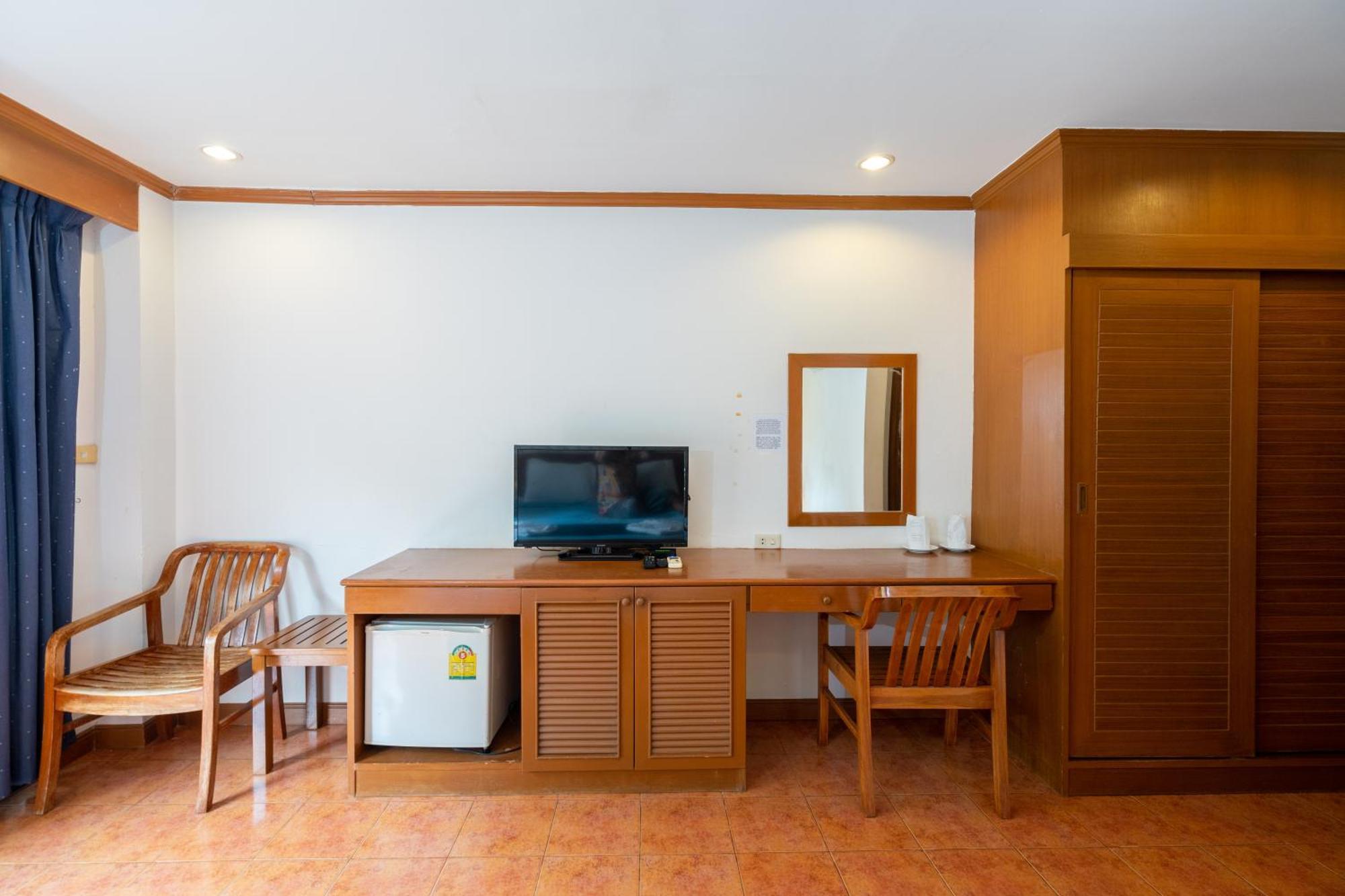 Patong Central Residence And Apartment Exterior foto