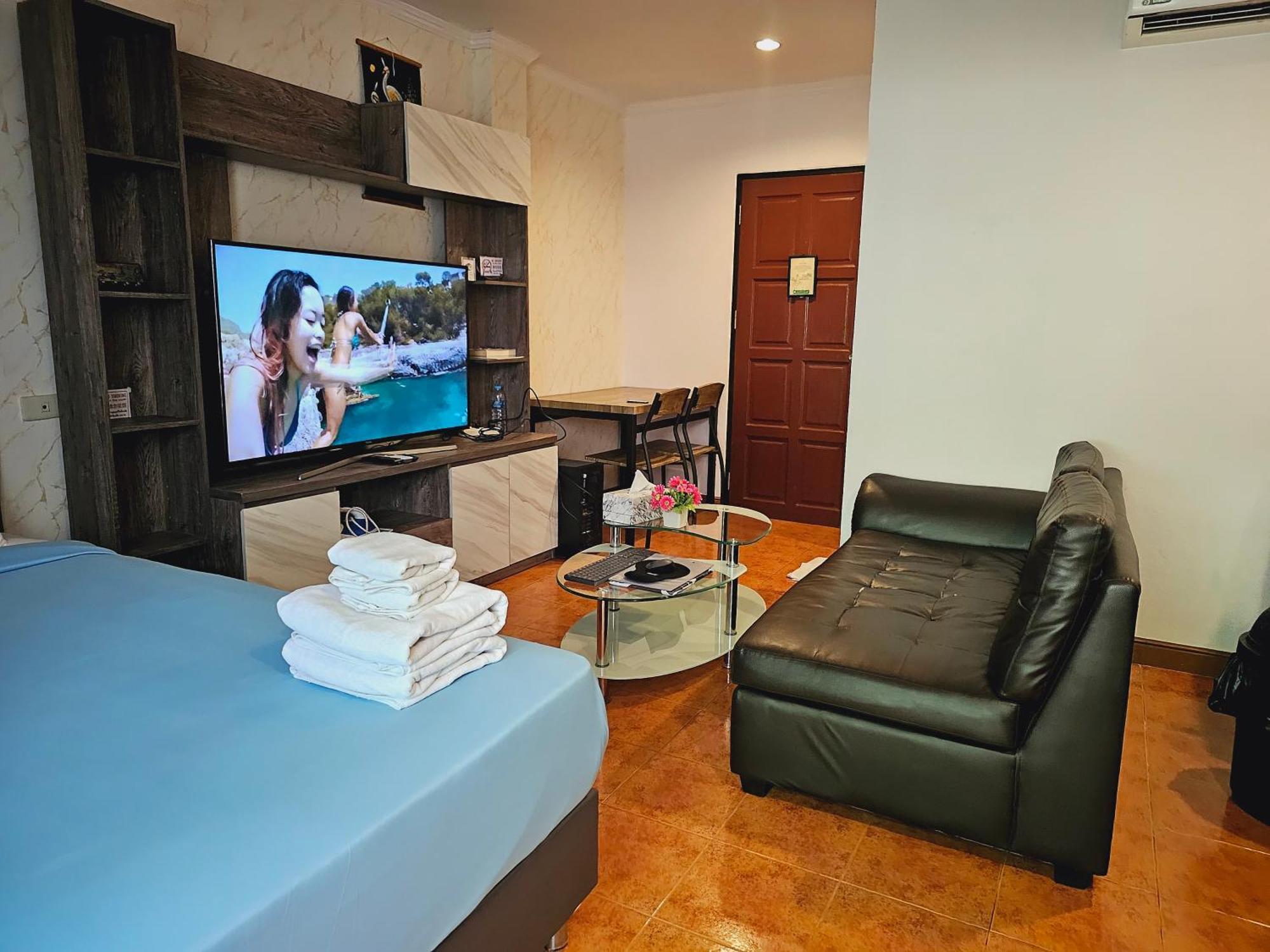 Patong Central Residence And Apartment Exterior foto