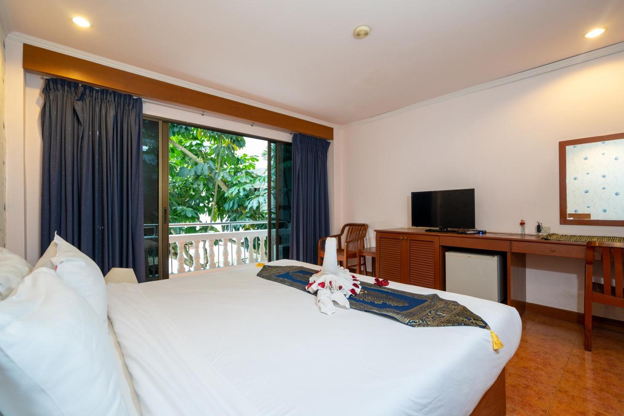 Patong Central Residence And Apartment Exterior foto